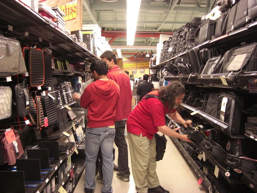 Stallman looking for a new laptop case at Fry's Electronics in Palo Alto
